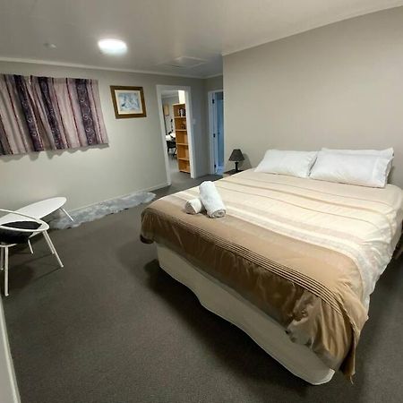 Quiet & Close To Town Lago Lago Taupo Exterior foto