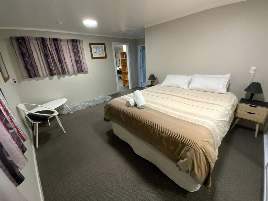 Quiet & Close To Town Lago Lago Taupo Exterior foto